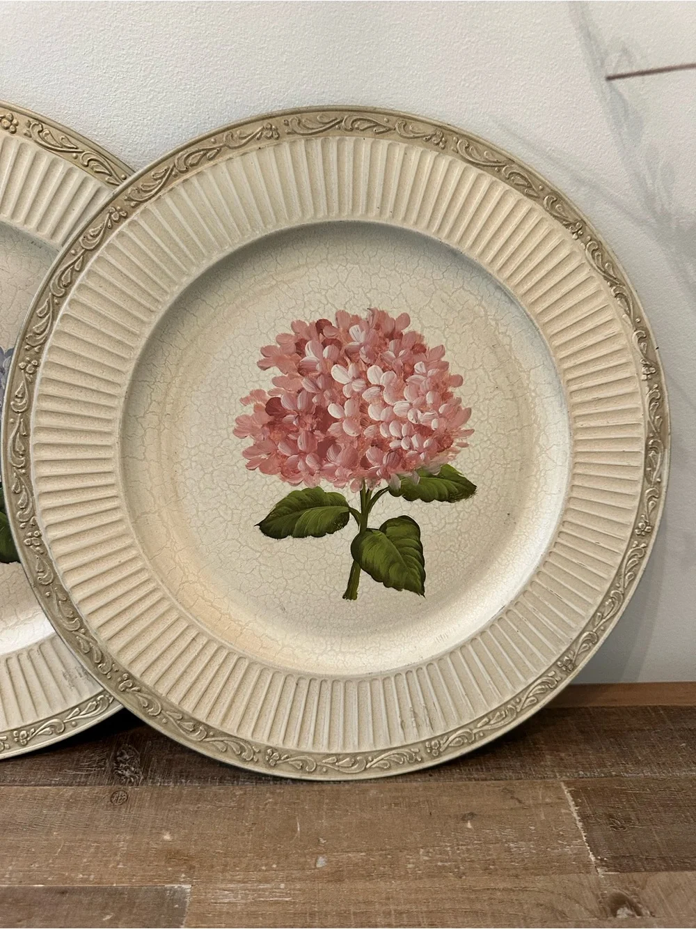 Set 3 Floral Hydrangea Decorative Wall Plates Cream, Pink, Blue, Yellow Fluted